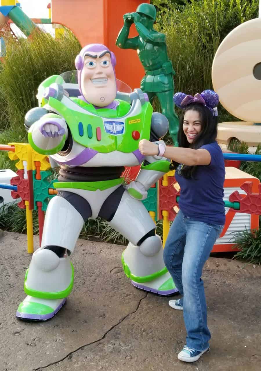 buzz lightyear toy story land